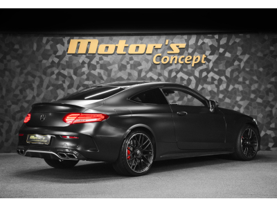 Mercedes-Benz C 63 AMG S Coupé V8 Bi-turbo
