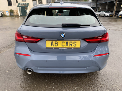 BMW 118 118i A 136cv 2xPDC Apple Carplay LED