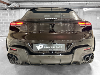 Ferrari Purosangue PUROSANGUE V12 /CARBON/NERO PUROSANGUE/PRIVAT