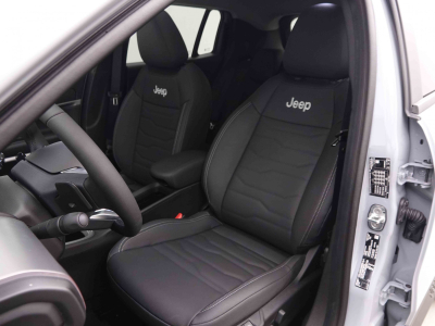 Jeep Avenger 1.2 MHEV DCT Summit