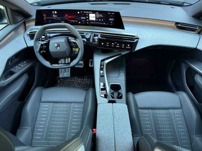 Peugeot 3008 1.2 Hybrid 145 E-DSC6 GT