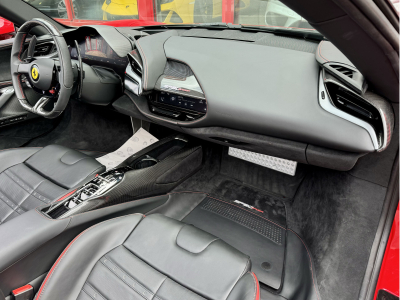 Ferrari SF90 Spider REPRISES POSSIBLE ... INZAHLUNGEN MÖGLICH Full options Great best comfort seats 1 HAND