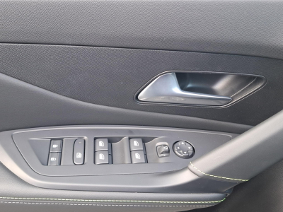 Peugeot 408 1.2 PureTech GT EAT8