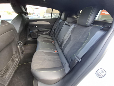 Peugeot 408 1.2 PureTech GT EAT8