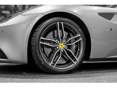 Ferrari FF V12 - GRIGIO TITANIO