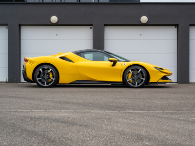 Ferrari SF90 Spider CARBONE | LIFT | CAMERA 360 | JBL | TVA