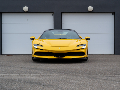 Ferrari SF90 Spider CARBONE | LIFT | CAMERA 360 | JBL | TVA