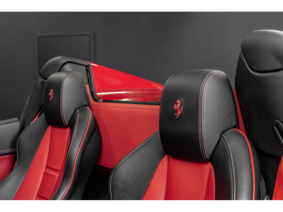 Ferrari 458 V8 4.5/458 SPIDER/SERVICE NEU/CARBON LENKRAD/ FERRARI SERVICE 09.2025
