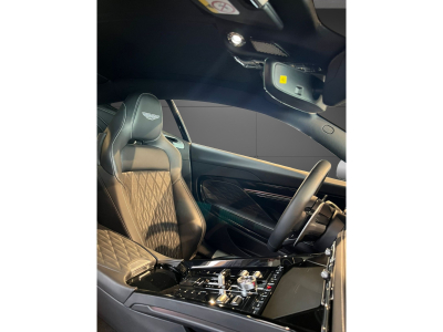 Aston Martin DB12 COUPE/V8/BLACK ON BLACK/ B&W/360°/SEAT VENT/