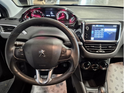 Peugeot 208 1.6 HDI 92 STYLE 1 HAND