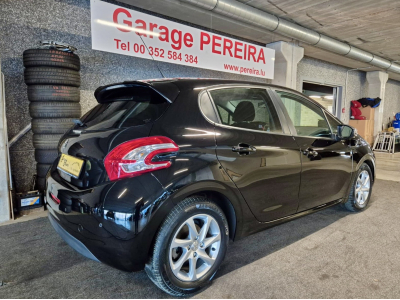 Peugeot 208 1.6 HDI 92 STYLE 1 HAND