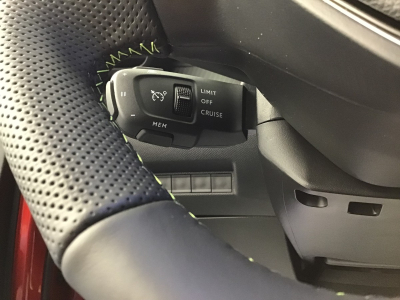 Peugeot 2008 Hybrid 145 e-DCS6 GT Navy/360°