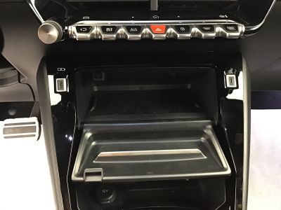 Peugeot 2008 Hybrid 145 e-DCS6 GT Navy/360°