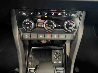 Skoda Karoq 1.5 TSi 150 DSG SELECTION +