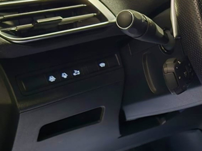 Peugeot 5008 2.0 BLUEHDI 180 GT 7 SITZE FOCAL PANO CUIR NAVI 1 HAND