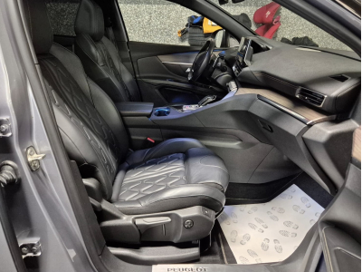 Peugeot 5008 2.0 BLUEHDI 180 GT 7 SITZE FOCAL PANO CUIR NAVI 1 HAND