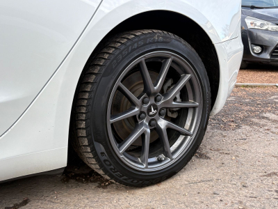 Tesla Model 3 Model 3 Long Range Dual AWD/AUTOPILOT/