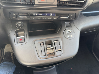 Opel Combo L2H1 EAT8 130 3 Sitzer/Kamera/Klimaauto