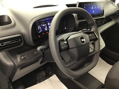 Opel Combo L2H1 EAT8 130 3Sitzer/Kamera/Holzboden