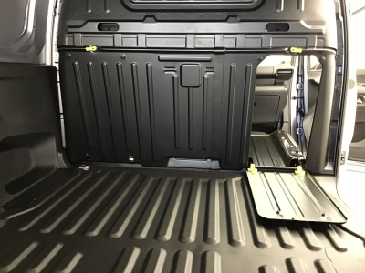 Opel Combo L2H1 EAT8 130 3Sitzer/Kamera/Holzboden