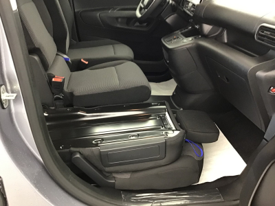 Opel Combo L2H1 EAT8 130 3Sitzer/Kamera/Holzboden