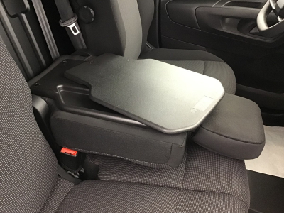 Opel Combo L2H1 EAT8 130 3Sitzer/Kamera/Holzboden