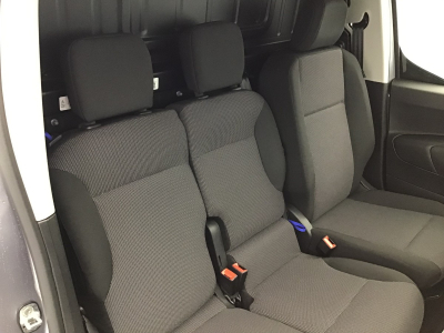 Opel Combo L2H1 EAT8 130 3Sitzer/Kamera/Holzboden