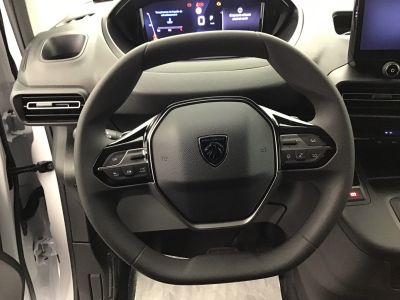 Peugeot Partner L1H1 AT 130 Navy/Kamera/Holzboden