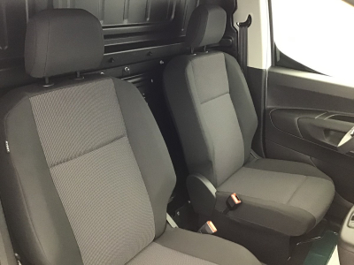 Peugeot Partner L1H1 AT 130 Navy/Kamera/Holzboden