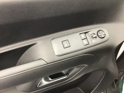 Peugeot Partner L1H1 AT 130 Navy/Kamera/Holzboden