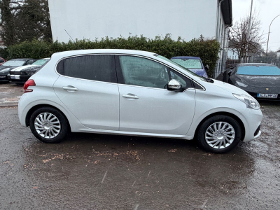 Peugeot 208 Allure/5xTÜRER/KAMERA/SCHECKHEFT/