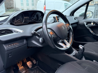 Peugeot 208 Allure/5xTÜRER/KAMERA/SCHECKHEFT/