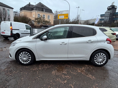 Peugeot 208 Allure/5xTÜRER/KAMERA/SCHECKHEFT/