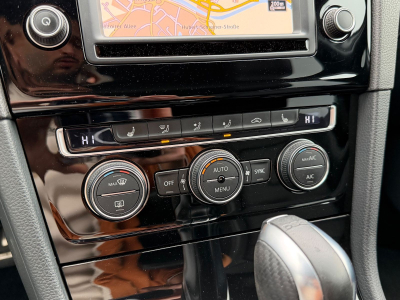 Volkswagen Golf VII Lim. R BMT 4Motion 300 PS/