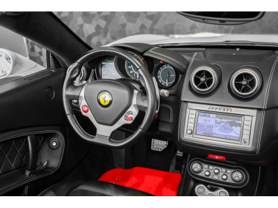 Ferrari California 4.3 V8 - BIANCO AVUS
