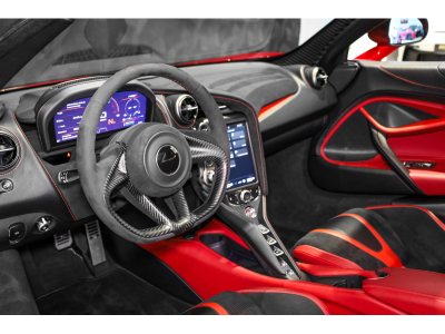 McLaren 720S PERFORMANCE COUPÉ - MEMPHIS RED - SPECIAL PAINT