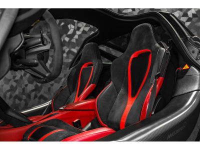 McLaren 720S PERFORMANCE COUPÉ - MEMPHIS RED - SPECIAL PAINT