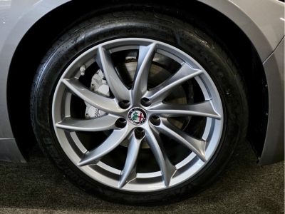 Alfa Romeo Giulia 2.2D NAVI