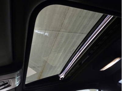 BMW 330 e iPERFORMANCE HAED UP HARMAN KARDON PANO CUIR NAVI