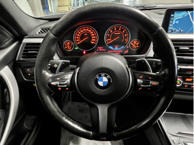 BMW 330 e iPERFORMANCE HAED UP HARMAN KARDON PANO CUIR NAVI