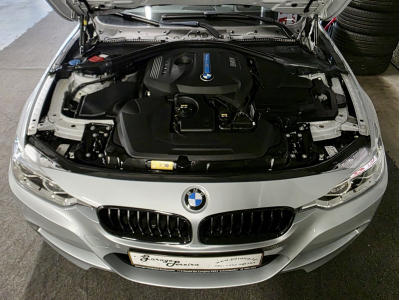 BMW 330 e iPERFORMANCE HAED UP HARMAN KARDON PANO CUIR NAVI