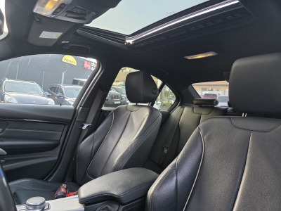 BMW 330 e iPERFORMANCE HAED UP HARMAN KARDON PANO CUIR NAVI