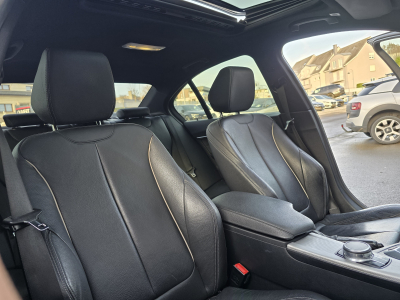 BMW 330 e iPERFORMANCE HAED UP HARMAN KARDON PANO CUIR NAVI