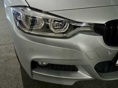 BMW 330 e iPERFORMANCE HAED UP HARMAN KARDON PANO CUIR NAVI