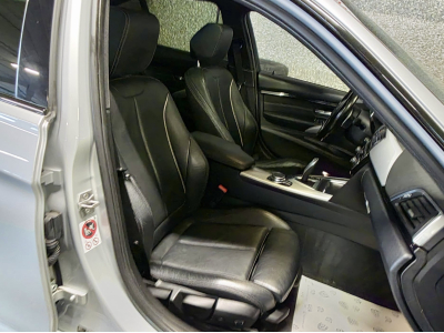 BMW 330 e iPERFORMANCE HAED UP HARMAN KARDON PANO CUIR NAVI