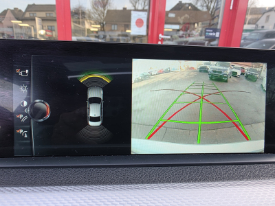 BMW 330 e iPERFORMANCE HAED UP HARMAN KARDON PANO CUIR NAVI