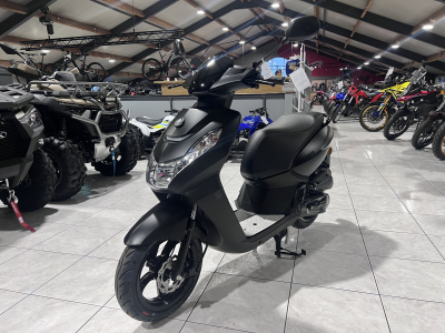 Peugeot Kisbee Black Edition CL A   25 km/h
