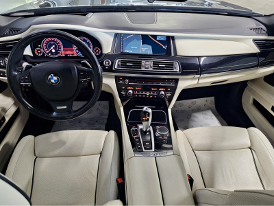 BMW 750 D XDRIVE INDIVIDUAL 1 HAND SOFTCLOSE HEAD UP HARMAN KARDON PANO CUIR NAVI