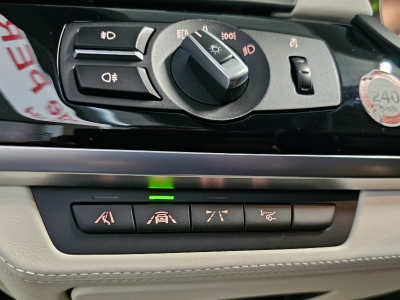 BMW 750 D XDRIVE INDIVIDUAL 1 HAND SOFTCLOSE HEAD UP HARMAN KARDON PANO CUIR NAVI
