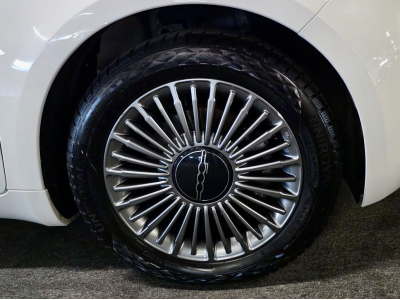 Fiat 500e CABRIO NAVI 280km Autonomie